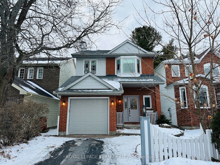 56 FORESTVIEW Cres, Bells Corners and South to Fallowfield, Ontario, 7802 - Westcliffe Estates