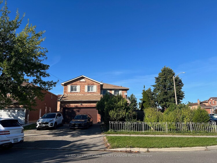 1 Berwick Ave, Brampton, Ontario, Heart Lake West