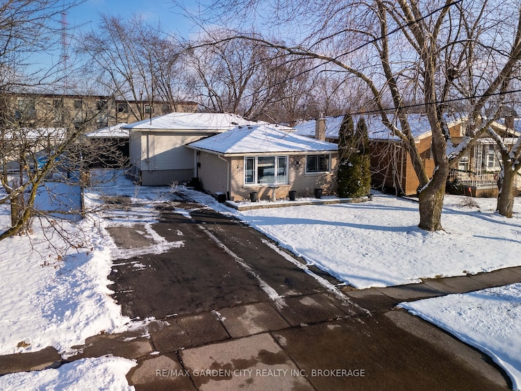 7 Memorial Park Dr, Welland, Ontario, 773 - Lincoln/Crowland