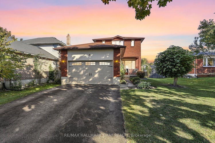 4 Hopkins Rd, Barrie, Ontario, Grove East