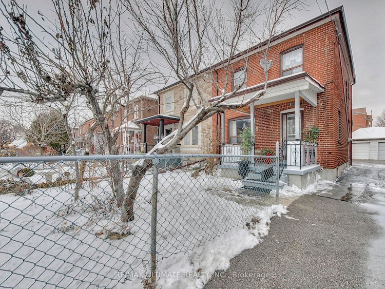 5 Regent St, Toronto, Ontario, Keelesdale-Eglinton West