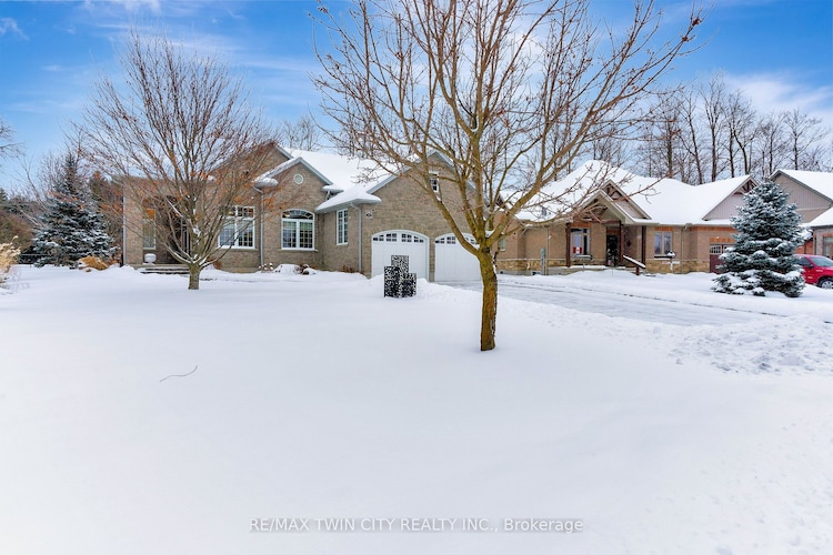 32 Welwood Ave, Wellesley, Ontario, 