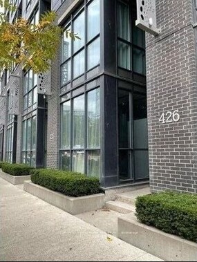 426 Lake Shore Boulevard W, Toronto, ON