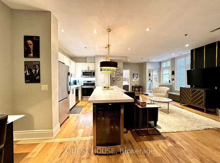 78 St Patrick Street, Toronto, ON, Kensington-Chinatown