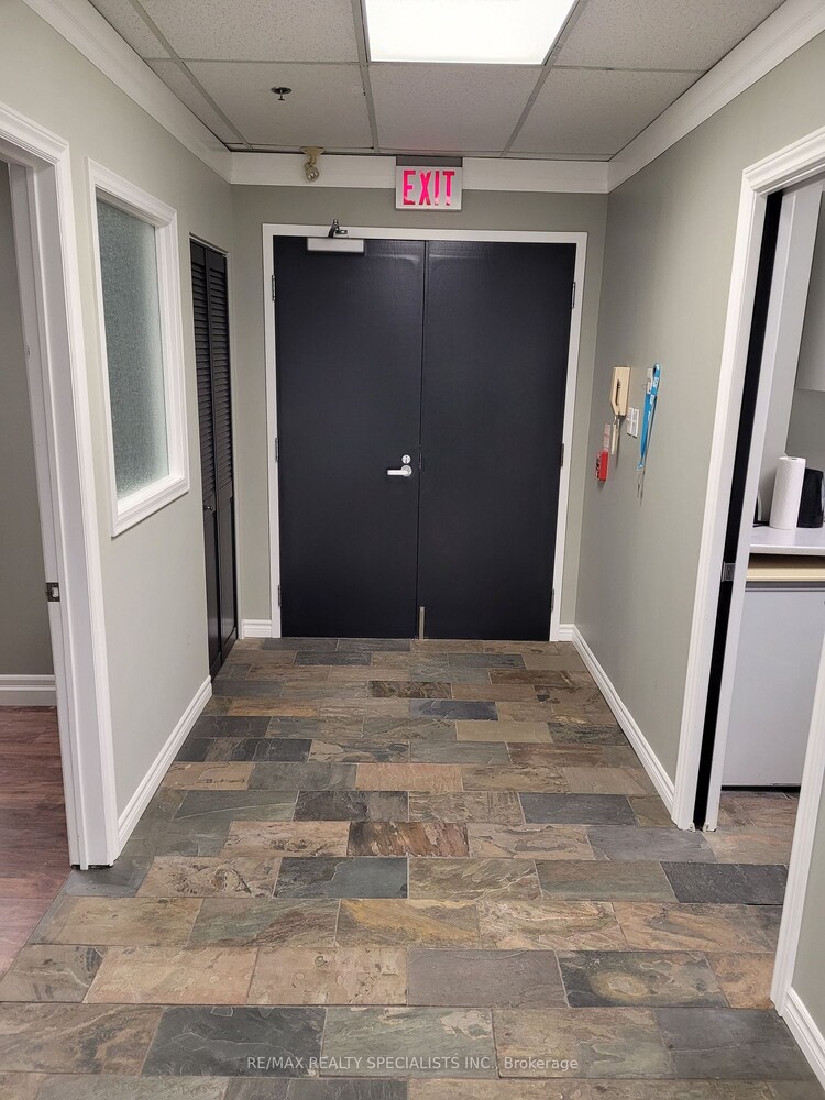 2600 Skymark Ave, Mississauga, Ontario, Airport Corporate