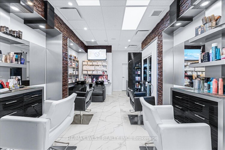 9610 Yonge St, Richmond Hill, Ontario, North Richvale