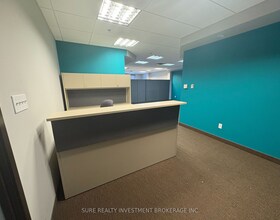 725 Bridge St W, Waterloo, Ontario , MLS #X11955817 , Image - 1