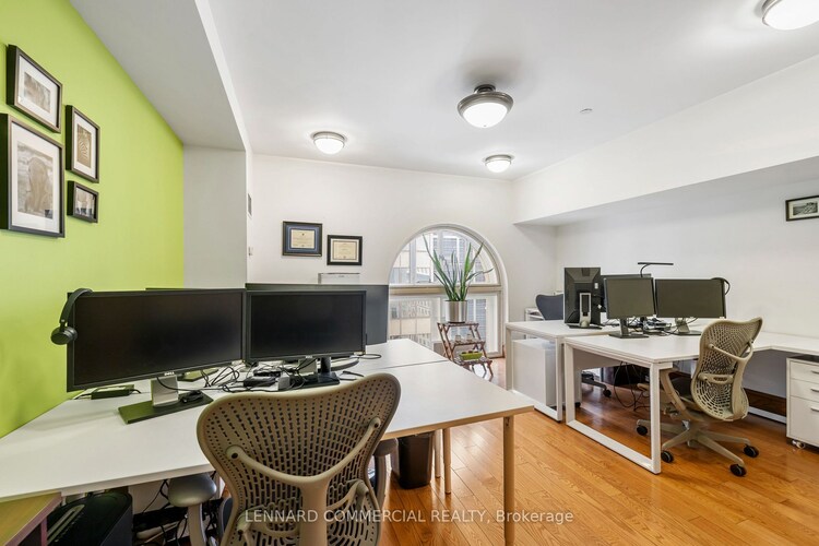 1 King Street W, Toronto, ON, Bay Street Corridor