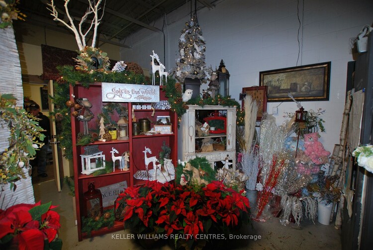 225 Industrial Pkwy S, Aurora, Ontario, Aurora Village