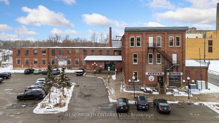 1 Sherbrooke St E, Perth, Ontario, 907 - Perth