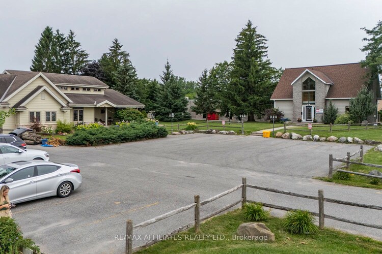 2188 Robertson Road, Bells Corners and South to Fallowfield, ON, 7802 - Westcliffe Estates