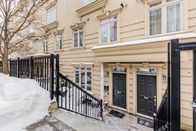80 Carr St