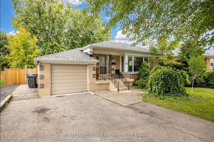 52 Acton Avenue, Toronto, ON, Bathurst Manor
