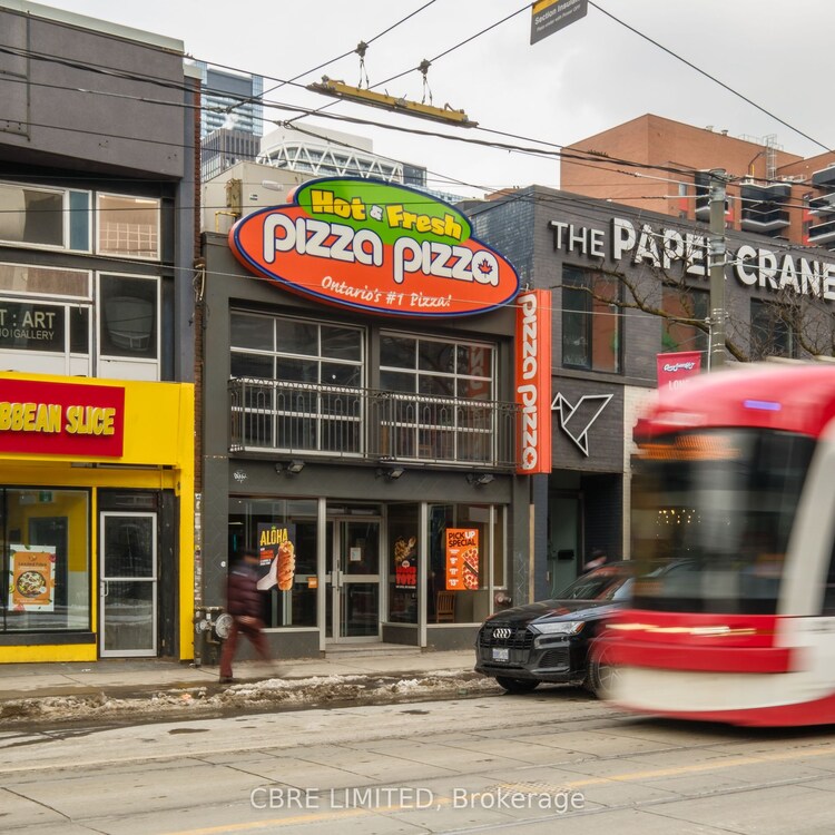 228 Queen Street W, Toronto, ON, Kensington-Chinatown