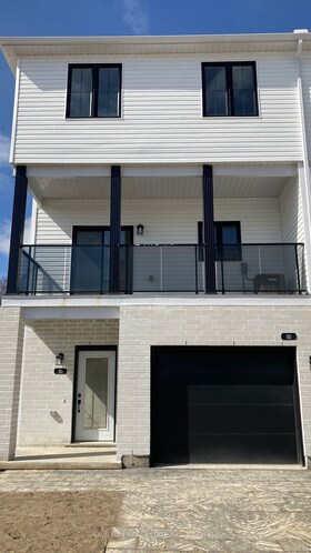 1781 Henrica Avenue, Middlesex, ON , MLS #X11985127 , Image - 1