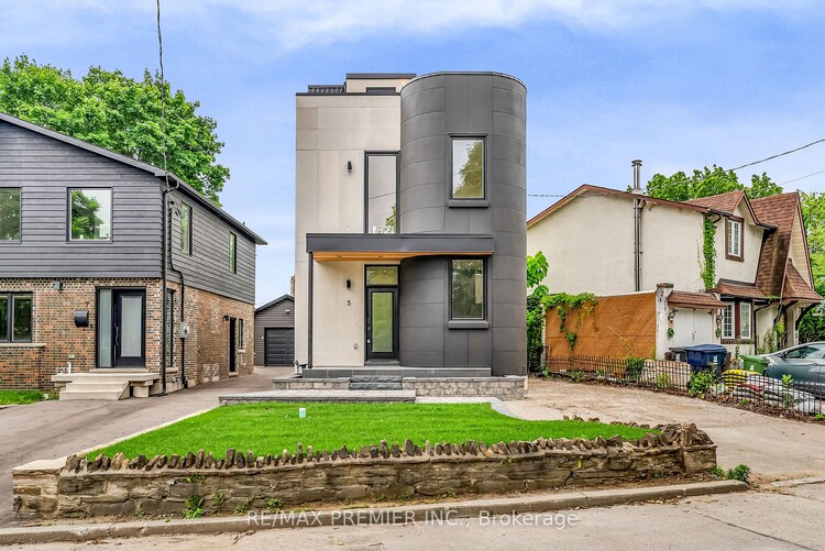 5 Wadsworth Blvd, Toronto, Ontario, Weston