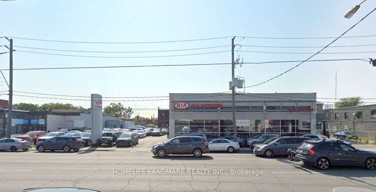 2445 St Clair Ave W, Toronto, Ontario, Junction Area