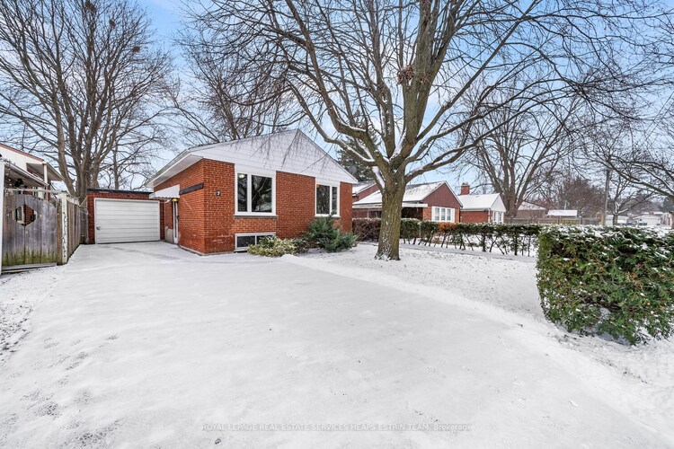 7 Kecala Road, Toronto, ON, Dorset Park