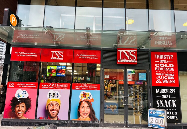 205 College Street, Toronto, ON, Kensington-Chinatown