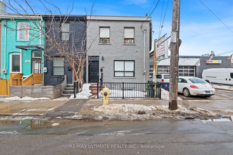 658 Dundas Street W, Toronto, ON, Kensington-Chinatown