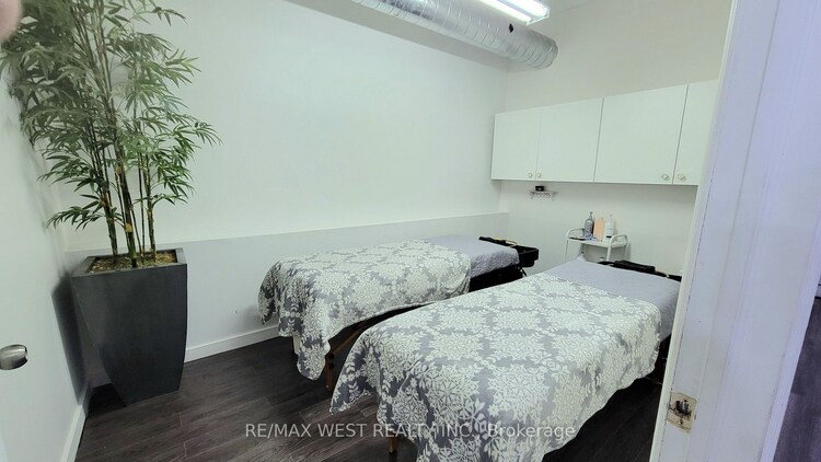 1182 Eglinton Ave W Ave, Toronto, Ontario, Forest Hill North