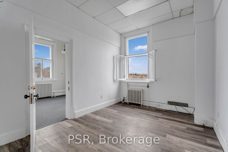 49 MANITOBA St, Bracebridge, Ontario, Macaulay