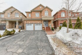 23 Attview Cres, Peel, Ontario , MLS #W12008105 , Image - 1