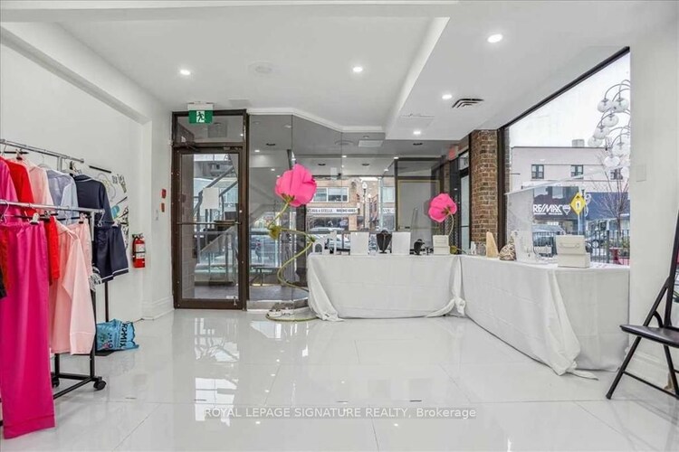 300 Lakeshore Rd, Oakville, Ontario, Old Oakville