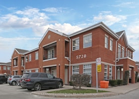 5770 Timberlea Blvd, Peel, Ontario