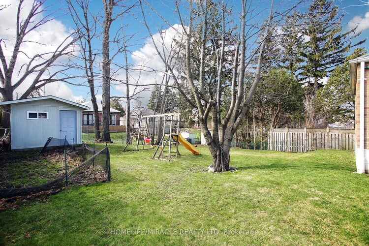 23 Colonial Avenue, Toronto, ON, Cliffcrest