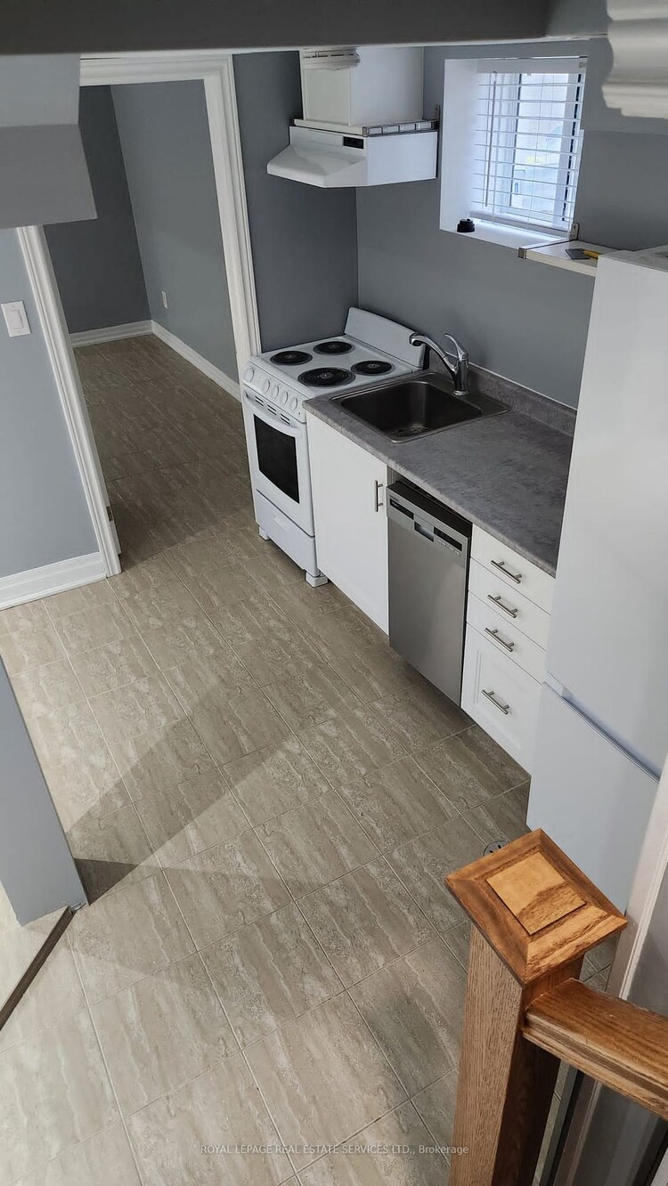 6 Louvain Street, Toronto, ON, Rockcliffe-Smythe