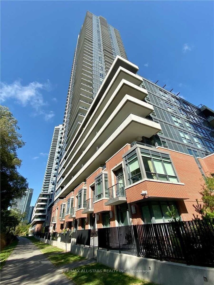 2220 Lake Shore Boulevard W, Toronto, ON, Mimico