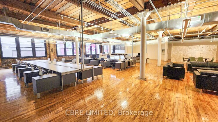 211 Yonge Street, Toronto, ON, Church-Yonge Corridor