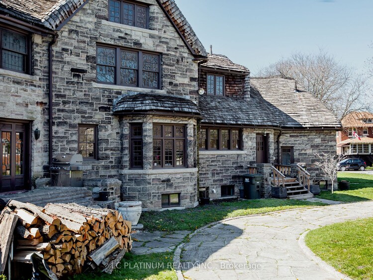 2021 Ontario St, Windsor, Ontario, 