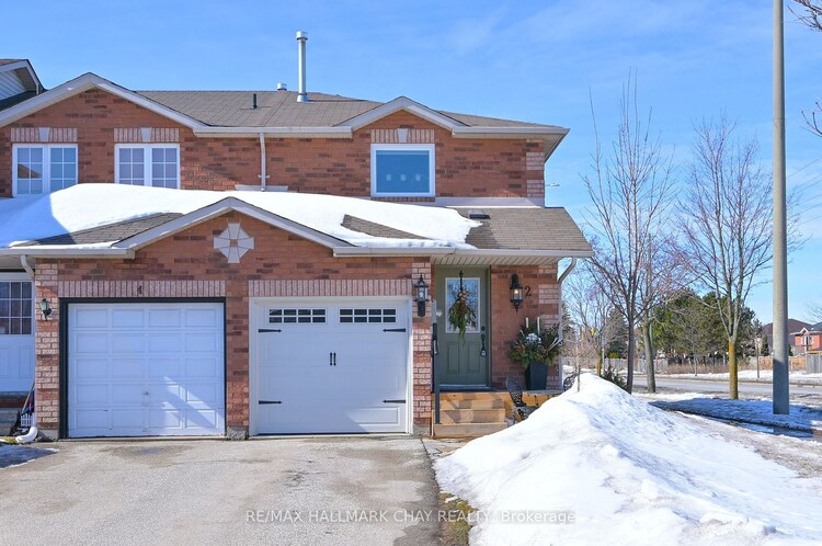 2 Caribou Court, Barrie, ON, Holly