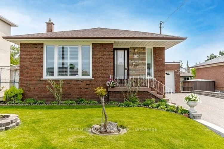 19 Safari Street, Toronto, ON, Kennedy Park