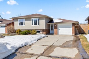 100 Dixon Road, Perth, ON