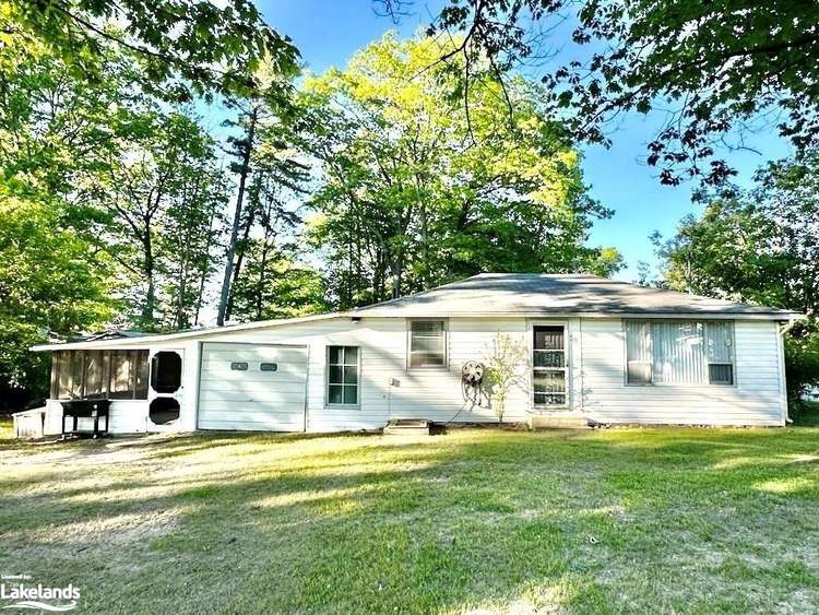 38 Laidlaw Street, Wasaga Beach, ON, Wasaga Beach