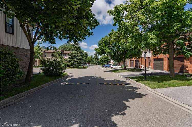 88 Dawson Crescent, Brampton, ON, Brampton North