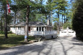 10160 Edmonds Boulevard, Lambton, ON , MLS #40566929 , Image - 1