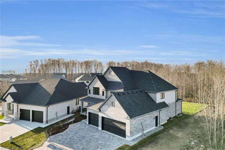 948 Eagletrace Drive, London, ON, 