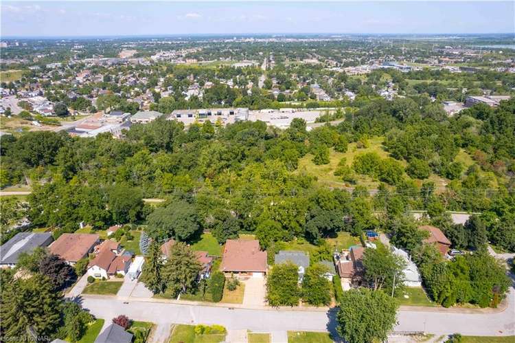 10 Dundas Crescent, St. Catharines, ON, 