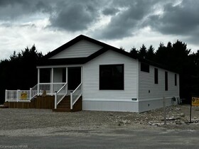 209 Spruce Drive, Grey County, ON , MLS #40574262 , Image - 1