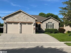 237 2nd Avenue, Grey County, ON , MLS #40595783 , Image - 1