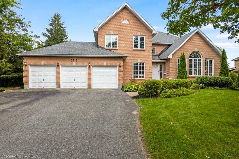 5525 Pettapiece Crescent, Ottawa, ON, Manotick