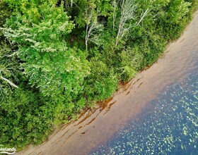 686 East Fox Lake Road, Muskoka, ON , MLS #40562282 , Image - 1