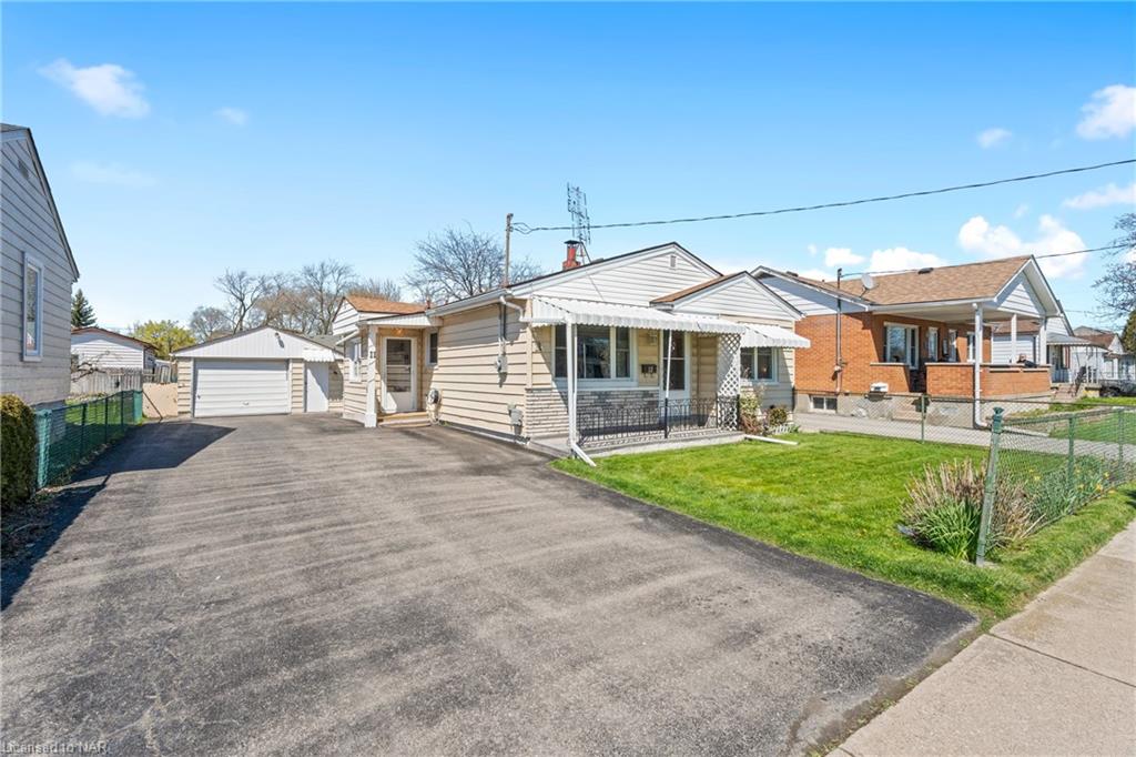 11 Parkwood Drive, St. Catharines, ON, 