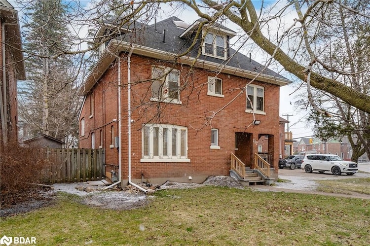 117 Toronto Street, Barrie, ON, Queen's Park