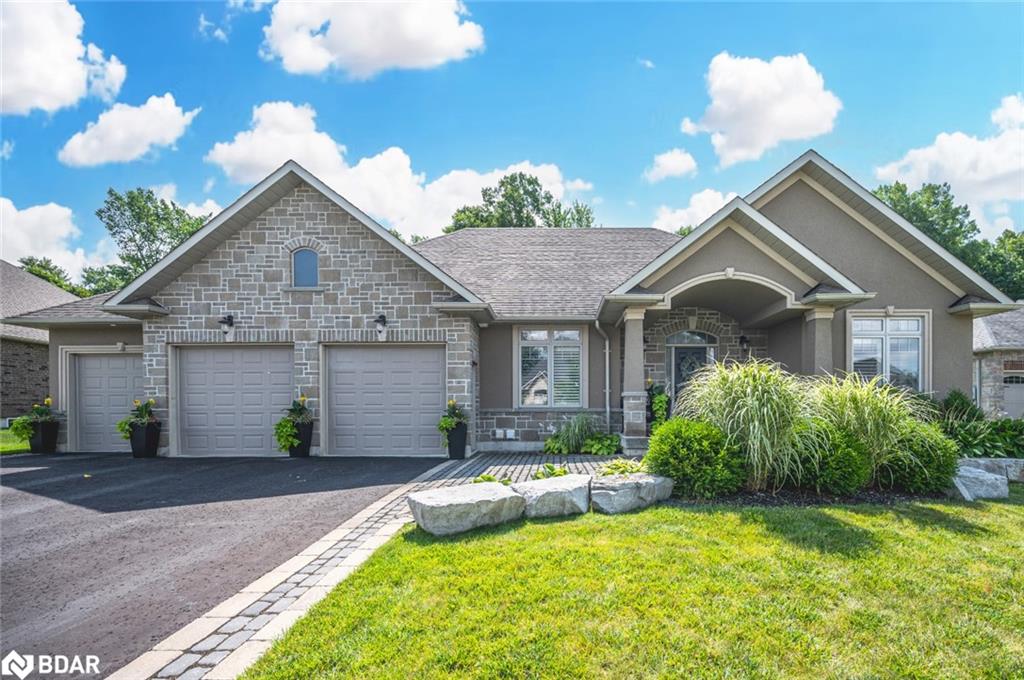 26 Wendat Trail, Springwater, ON, Midhurst