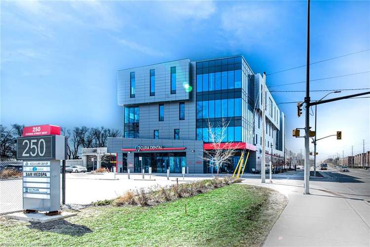 250 Dundas Street W, Mississauga, ON, Cooksville